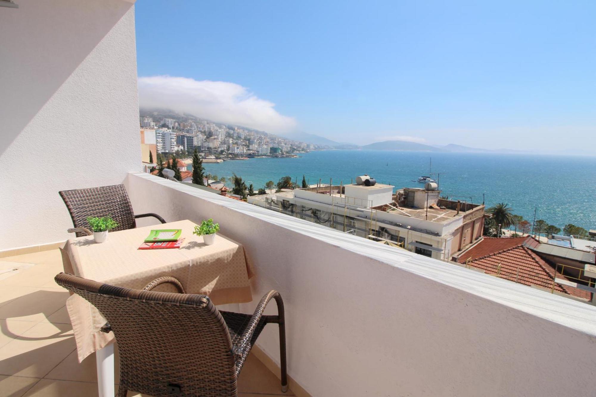 July Seaview Apartments Sarandë Exteriör bild