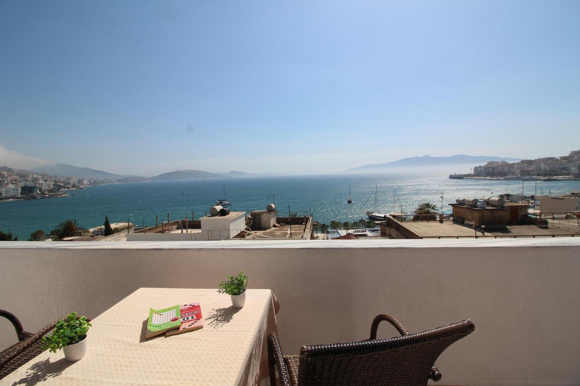 July Seaview Apartments Sarandë Exteriör bild