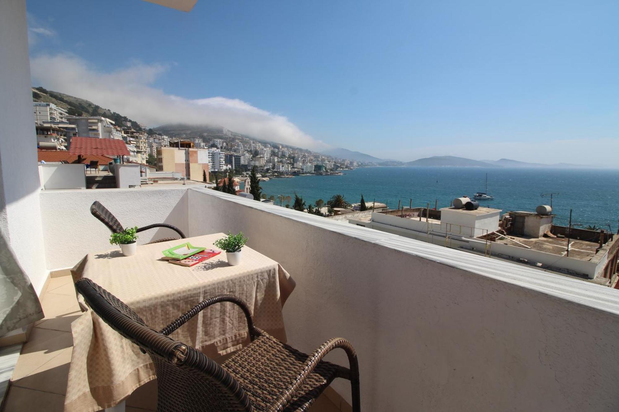 July Seaview Apartments Sarandë Exteriör bild