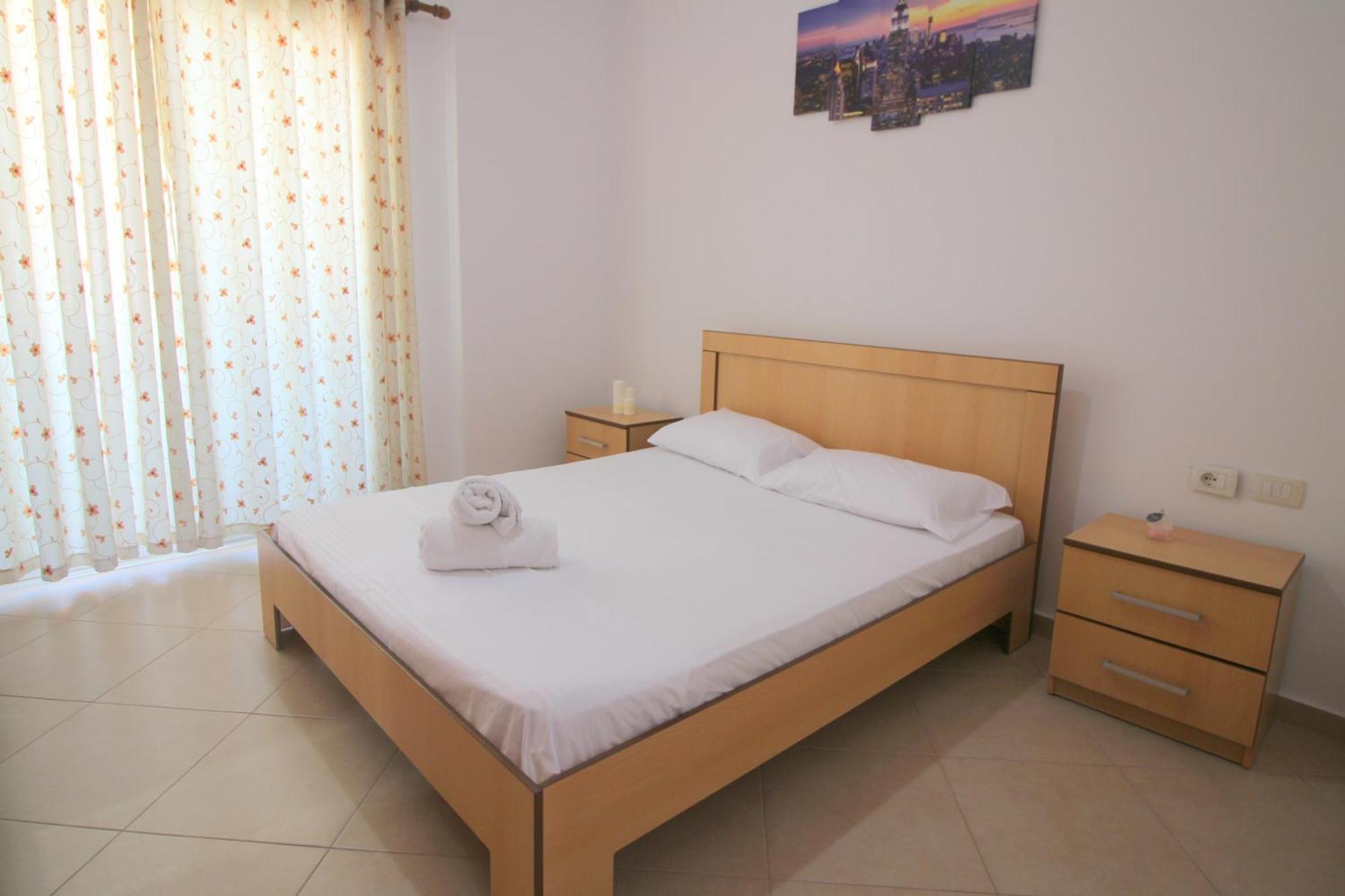July Seaview Apartments Sarandë Exteriör bild