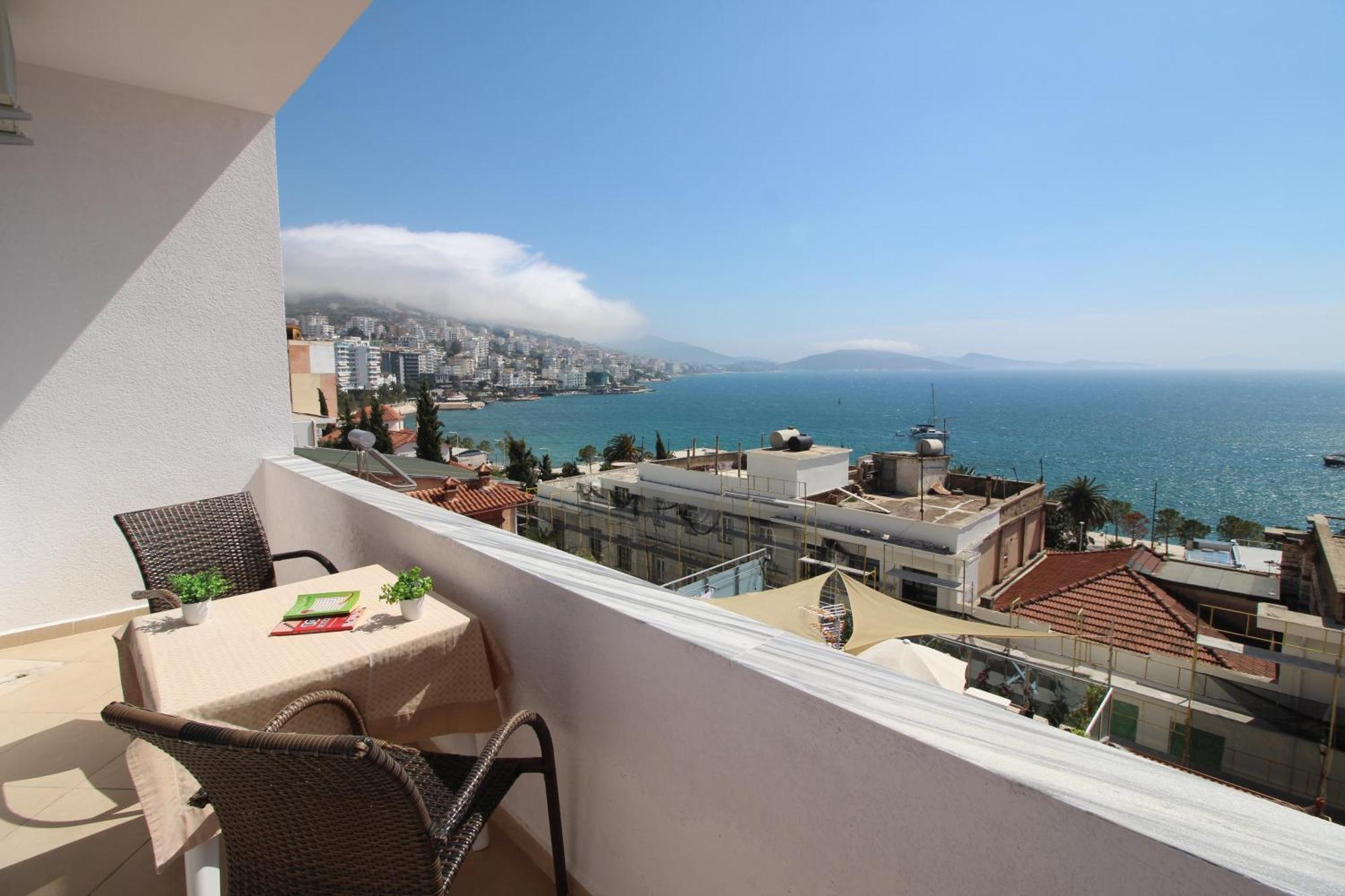 July Seaview Apartments Sarandë Exteriör bild