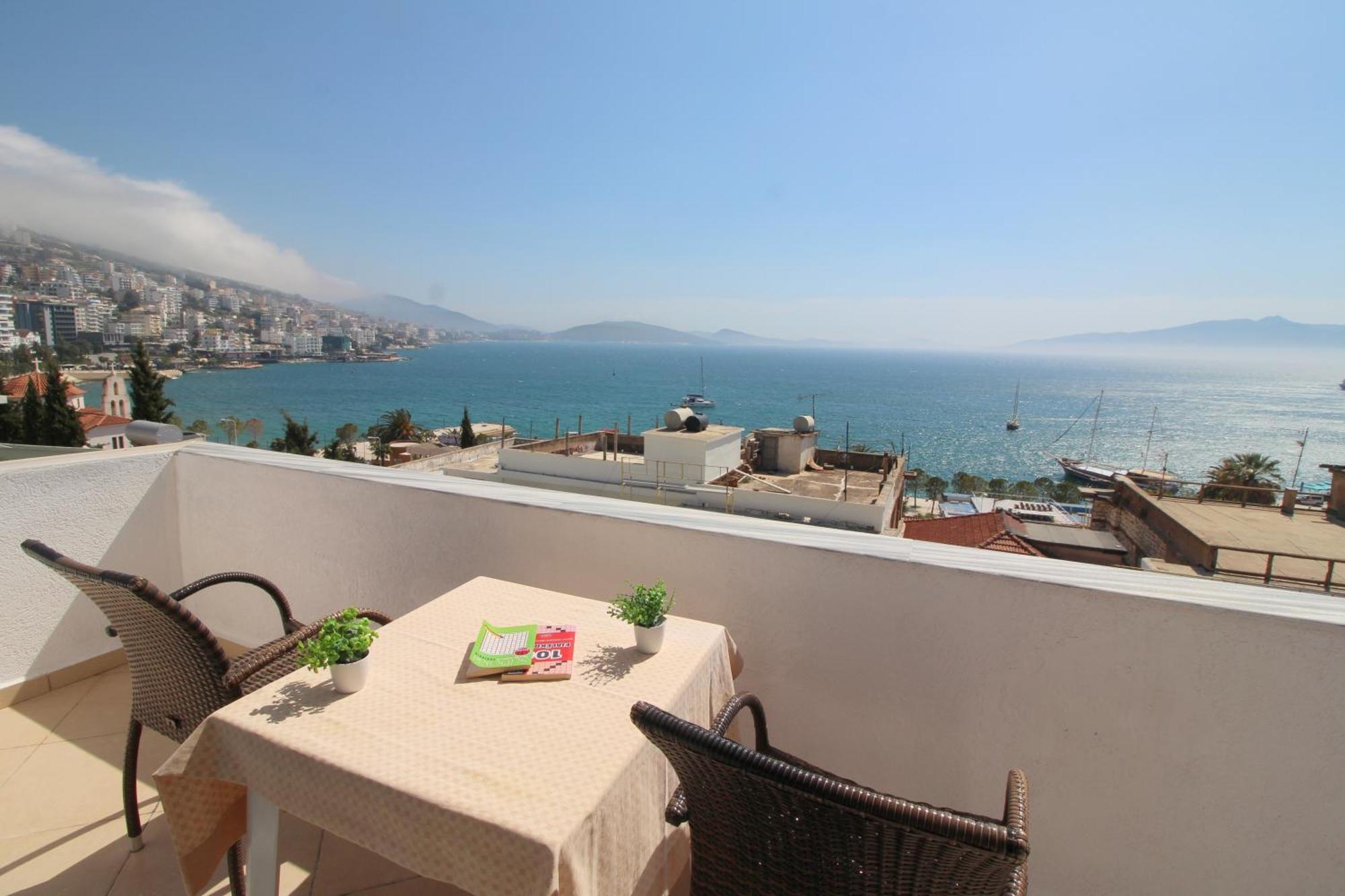 July Seaview Apartments Sarandë Exteriör bild